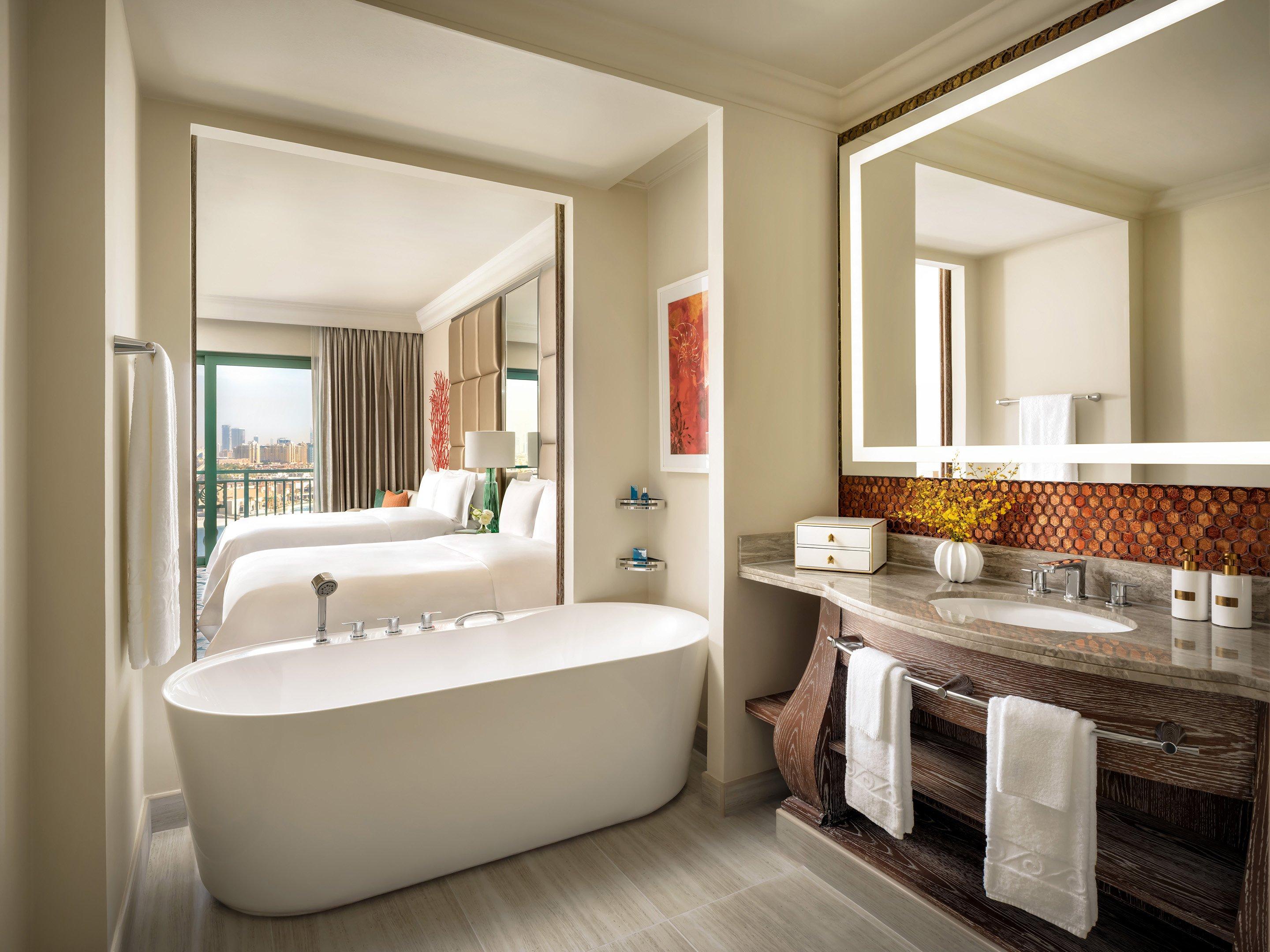 Palm Queen Bathroom